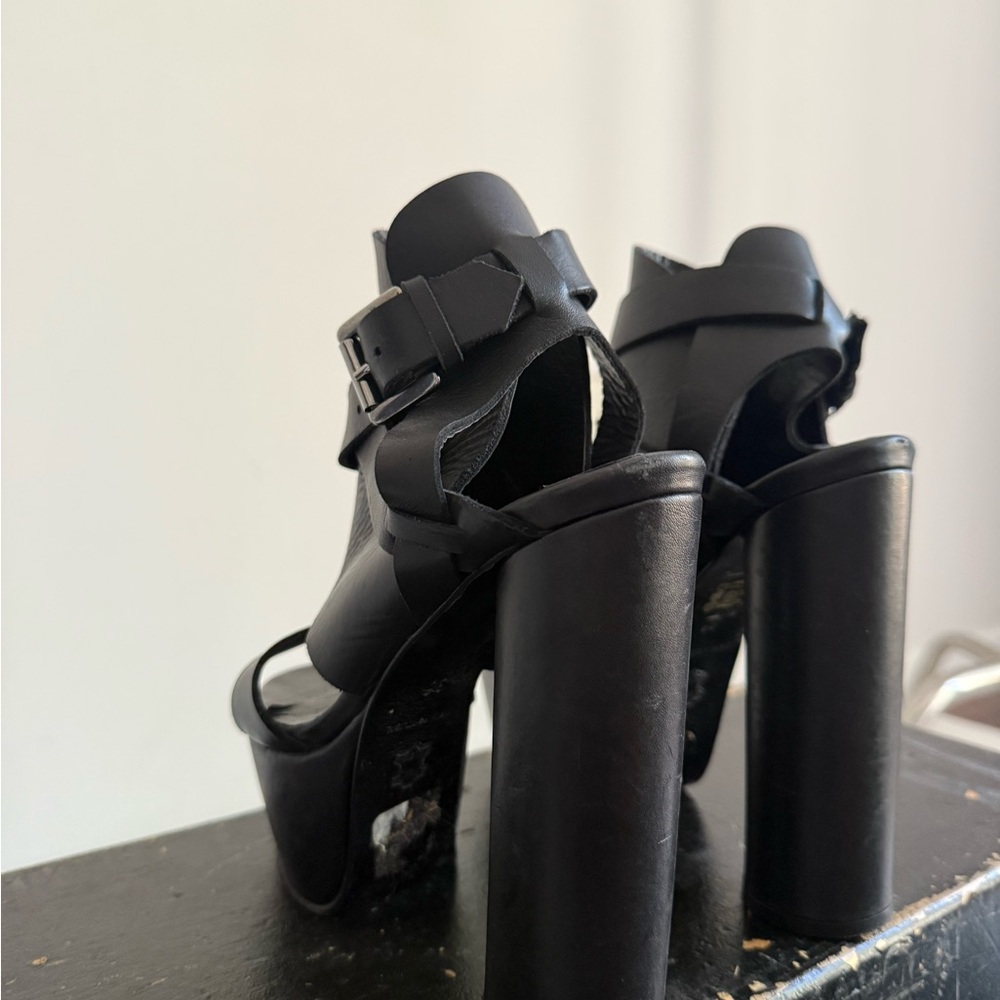 Surface To‎ Air Black Leather Platforms - Picture 3 of 5
